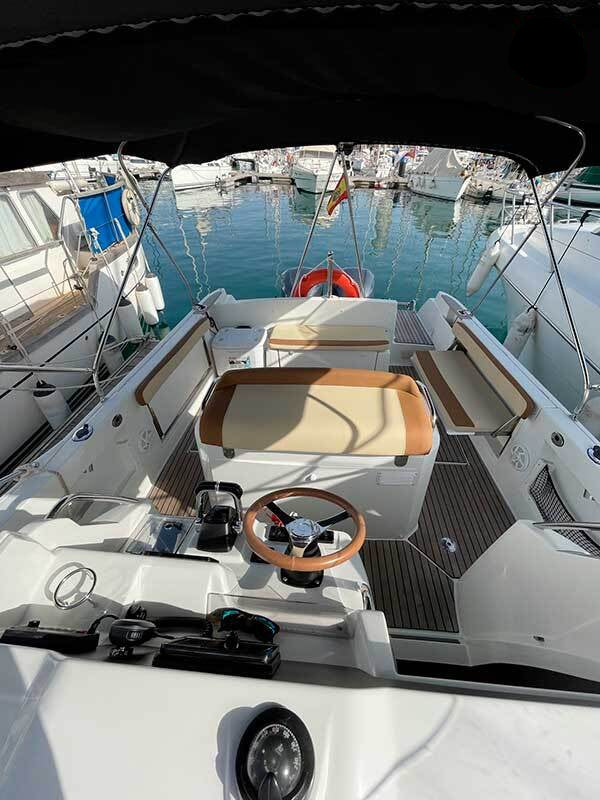 Cap Camarat 8.5 Cc