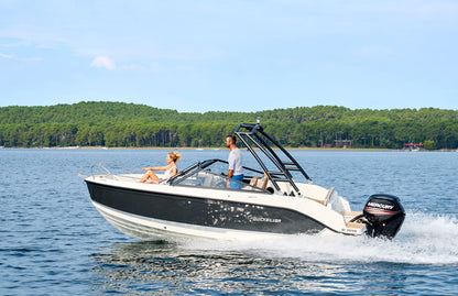 Quicksilver 605 Bowrider – Sport, Style & Mediterranean Freedom